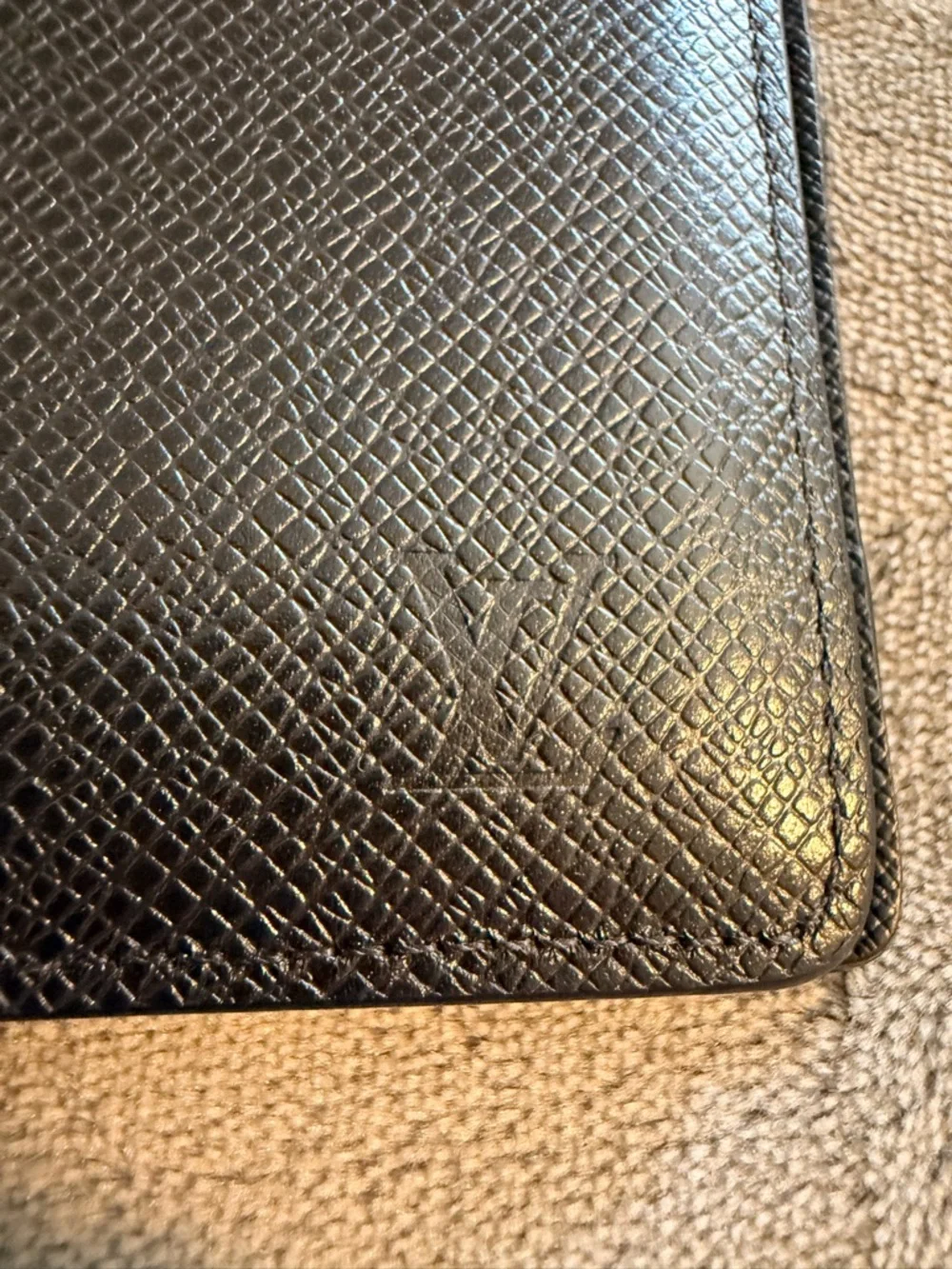 Louis Vuitton Taiga Leather Bifold Wallet – Black – Made in France - Picture 8 of 8